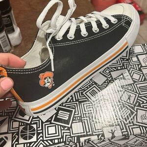 OSU SKICKS women’s 9 men’s 7- new in box never worn